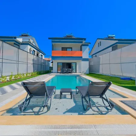 Villa With Jacuzzi For Honeymoon And Vacation Block E *
